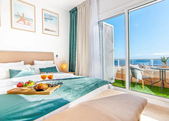 Luxury Townhouse With Panoramic Sea View