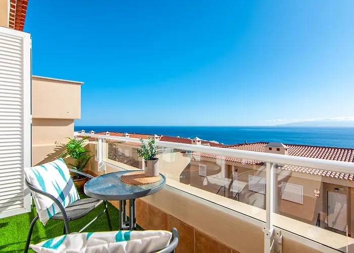 Luxury Townhouse With Panoramic Sea View *
