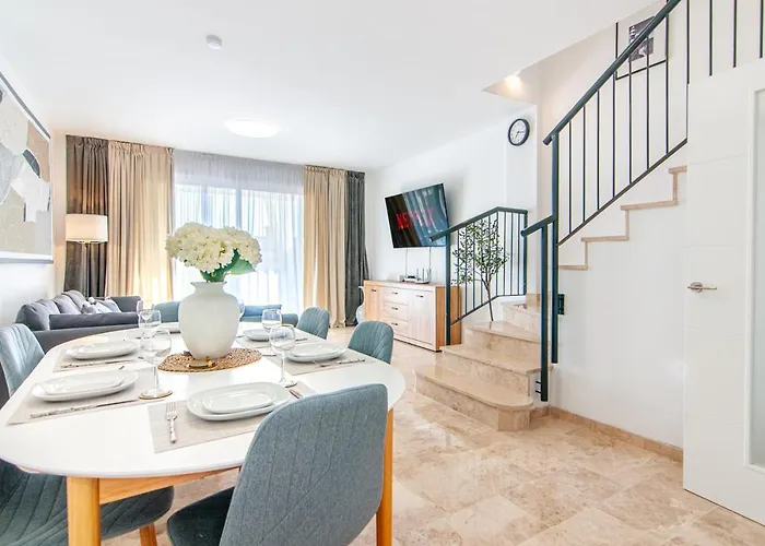 Luxury Townhouse With Panoramic Sea View