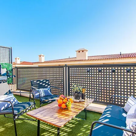 Ferienhaus Luxury Townhouse With Panoramic Sea View