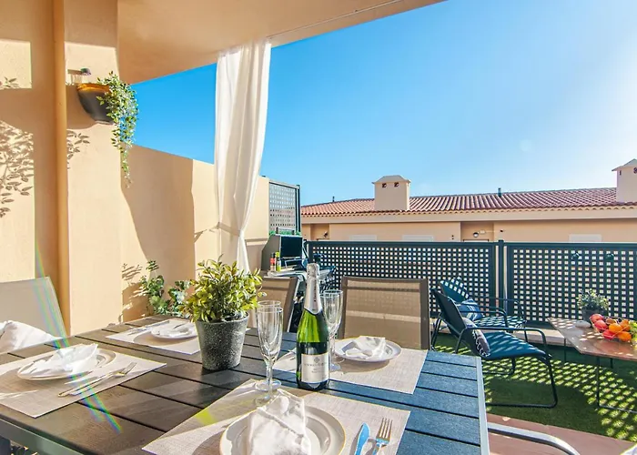 Luxury Townhouse With Panoramic Sea View 別荘 *